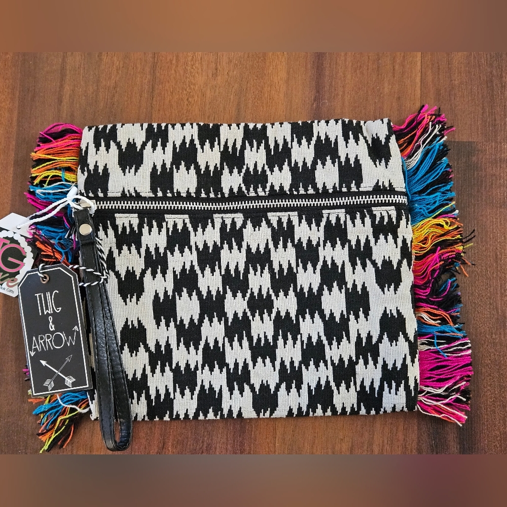 Wristlet/clutch